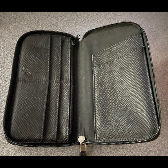 Roxy Wallet - Picture 5 of 5